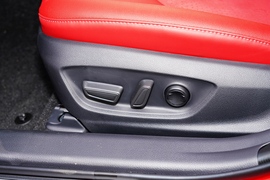 2021款丰田凯美瑞