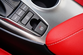 2021款丰田凯美瑞