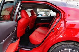 2021款丰田凯美瑞