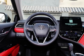 2021款丰田凯美瑞