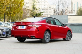 2021款丰田凯美瑞