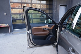 2022款沃尔沃XC90