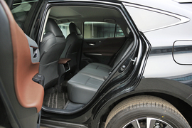 2022款丰田凌放HARRIER