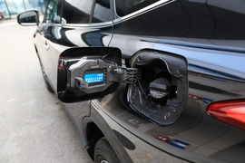 2022款丰田凌放HARRIER