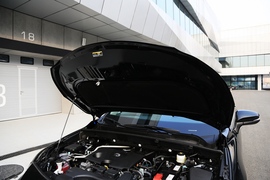 2022款丰田凌放HARRIER