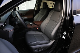 2022款丰田凌放HARRIER