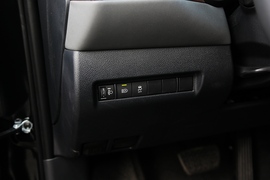 2022款丰田凌放HARRIER