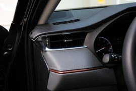 2022款丰田凌放HARRIER