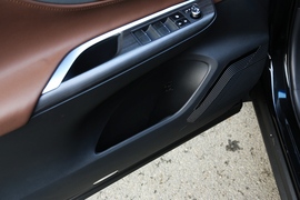 2022款丰田凌放HARRIER