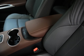 2022款丰田凌放HARRIER