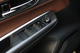 2022款丰田凌放HARRIER