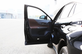 2022款丰田凌放HARRIER