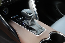 2022款丰田凌放HARRIER