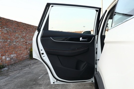 2022款东风风行T5