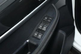 2022款东风风行T5