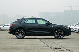 2022款奥迪Q8