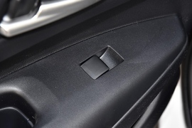 2021款丰田卡罗拉