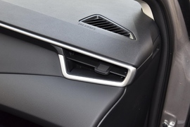 2021款丰田卡罗拉