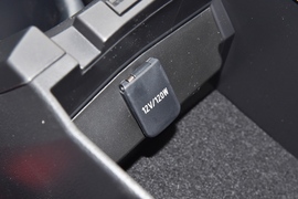 2021款丰田卡罗拉