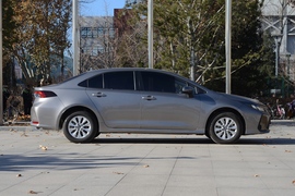 2021款丰田卡罗拉