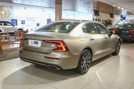 2022款沃尔沃S60
