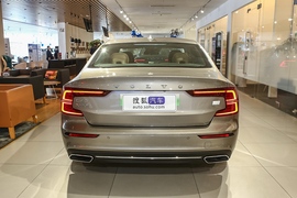 2022款沃尔沃S60