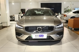 2022款沃尔沃S60