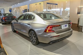 2022款沃尔沃S60