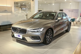 2022款沃尔沃S60