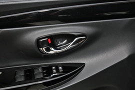 2022款丰田YARiS