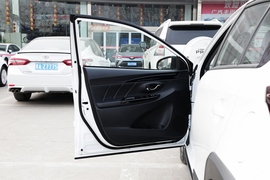 2022款丰田YARiS