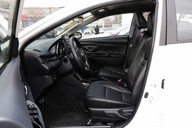 2022款丰田YARiS