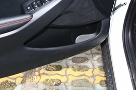 2021款起亚KX3傲跑