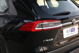   2022款丰田威兰达 2.0L CVT两驱尊贵版