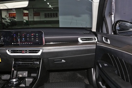 2021款起亚K5凯酷