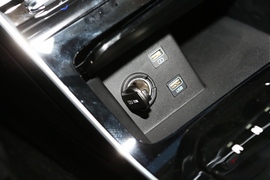 2021款起亚K5凯酷