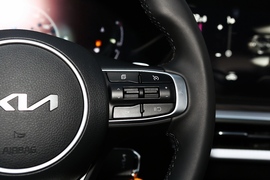 2021款起亚K5凯酷