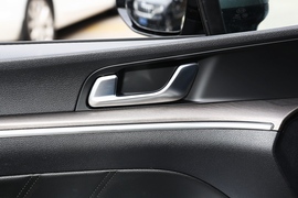 2021款起亚K5凯酷