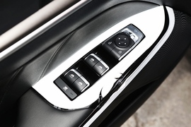 2021款起亚K5凯酷