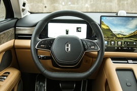 2022款AITO问界M5
