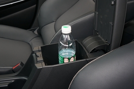 2021款丰田卡罗拉