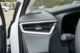 2021款丰田卡罗拉