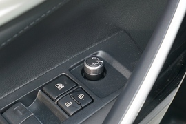 2021款丰田卡罗拉