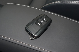 2021款丰田卡罗拉