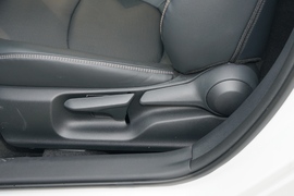 2021款丰田卡罗拉