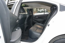 2021款丰田卡罗拉