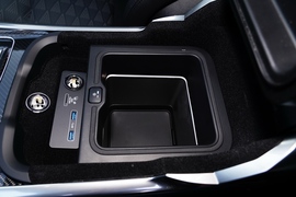 2022款路虎揽胜运动版