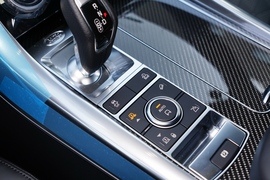 2022款路虎揽胜运动版