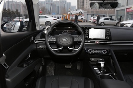 2022款现代伊兰特