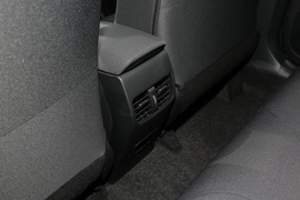 2022款丰田卡罗拉锐放